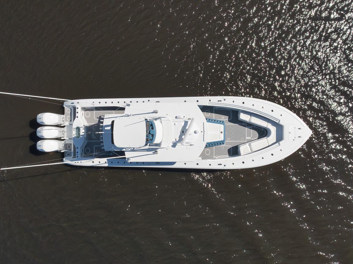 2024-yellowfin-42-offshore--power-9712319-20250311192858363-1_XLARGE
