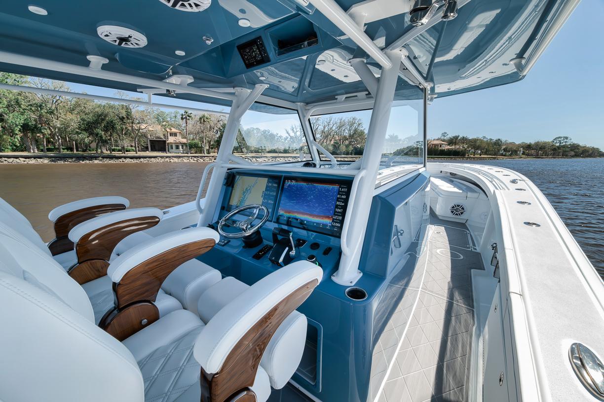 2024-yellowfin-42-offshore--power-9712319-20250311193407566-1_XLARGE