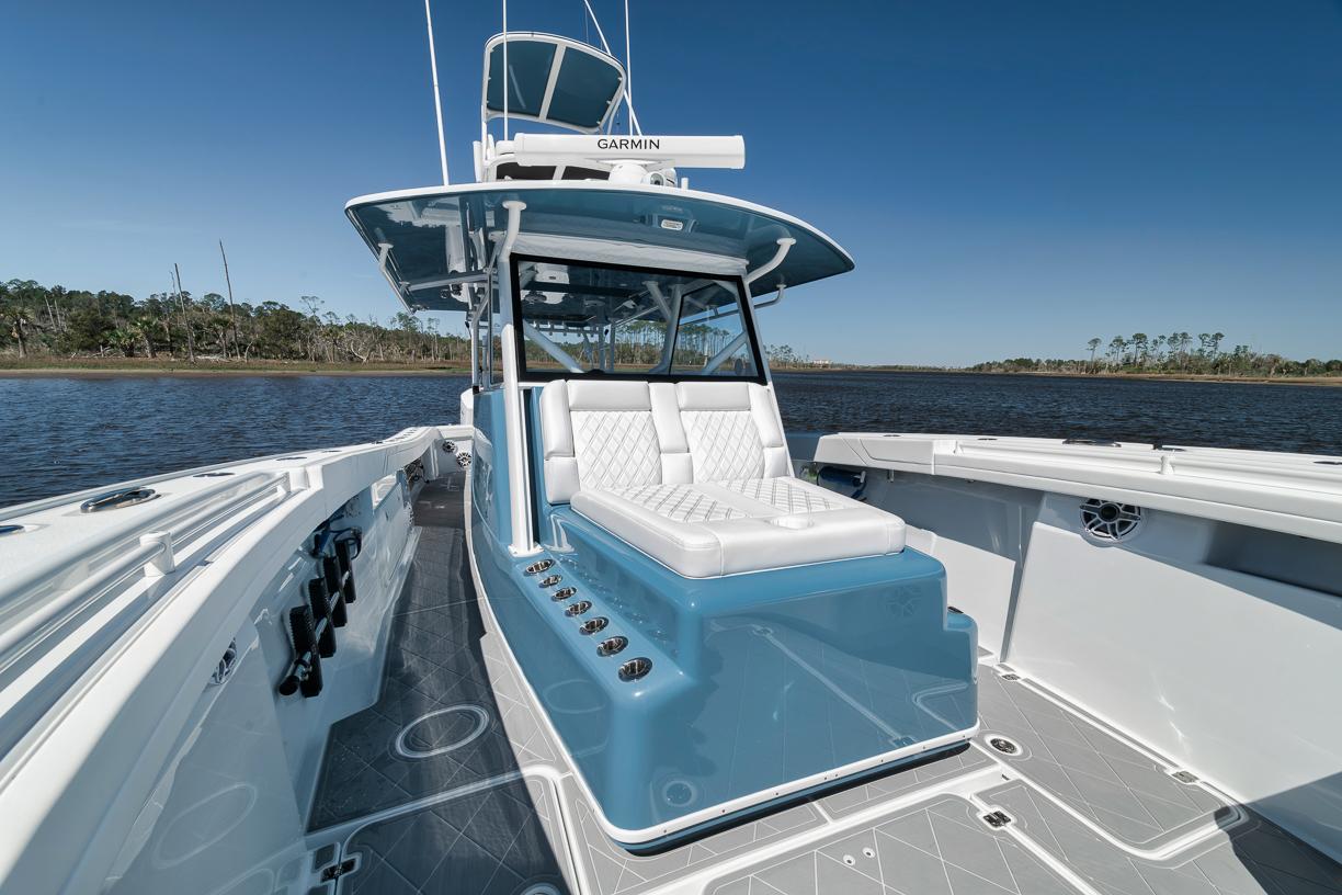 2024-yellowfin-42-offshore--power-9712319-20250311193425310-1_XLARGE