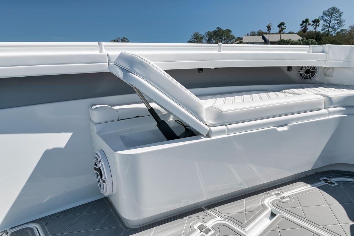 2024-yellowfin-42-offshore--power-9712319-20250311193432898-1_XLARGE