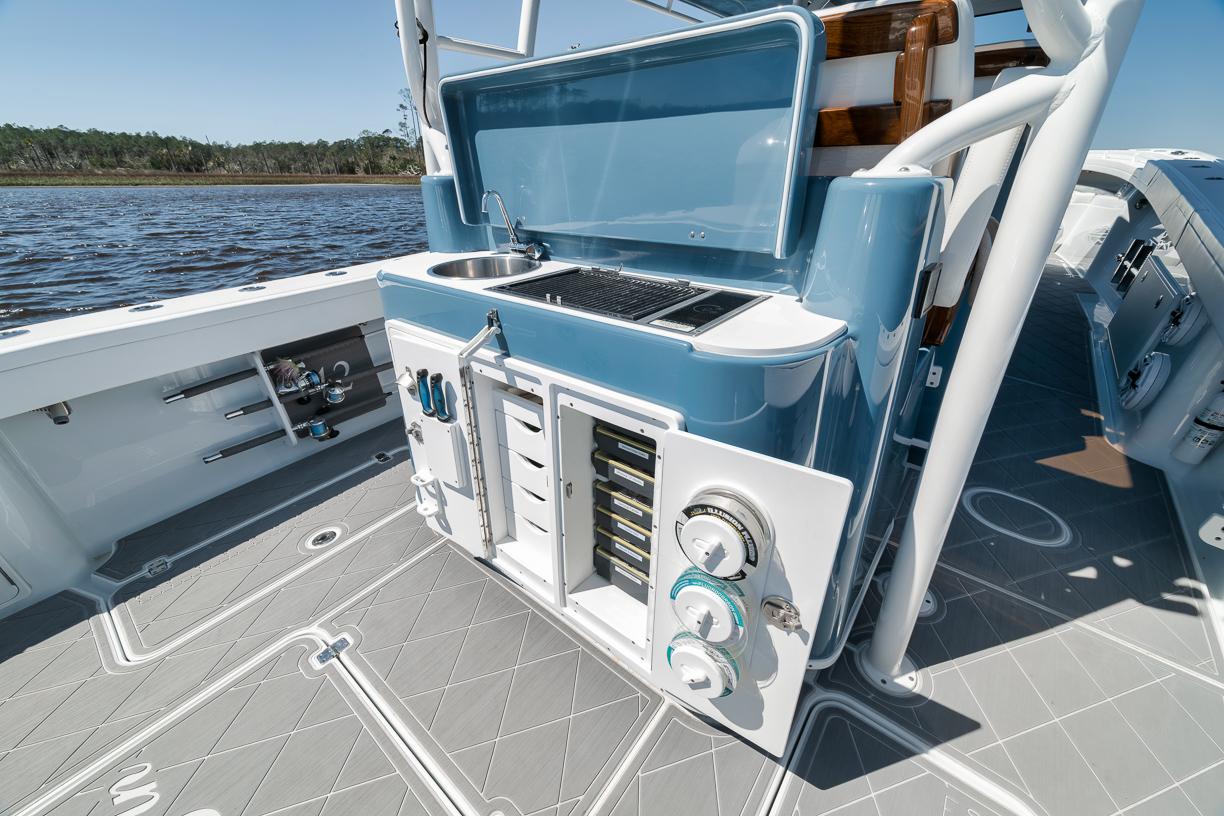 2024-yellowfin-42-offshore--power-9712319-20250311193509288-1_XLARGE