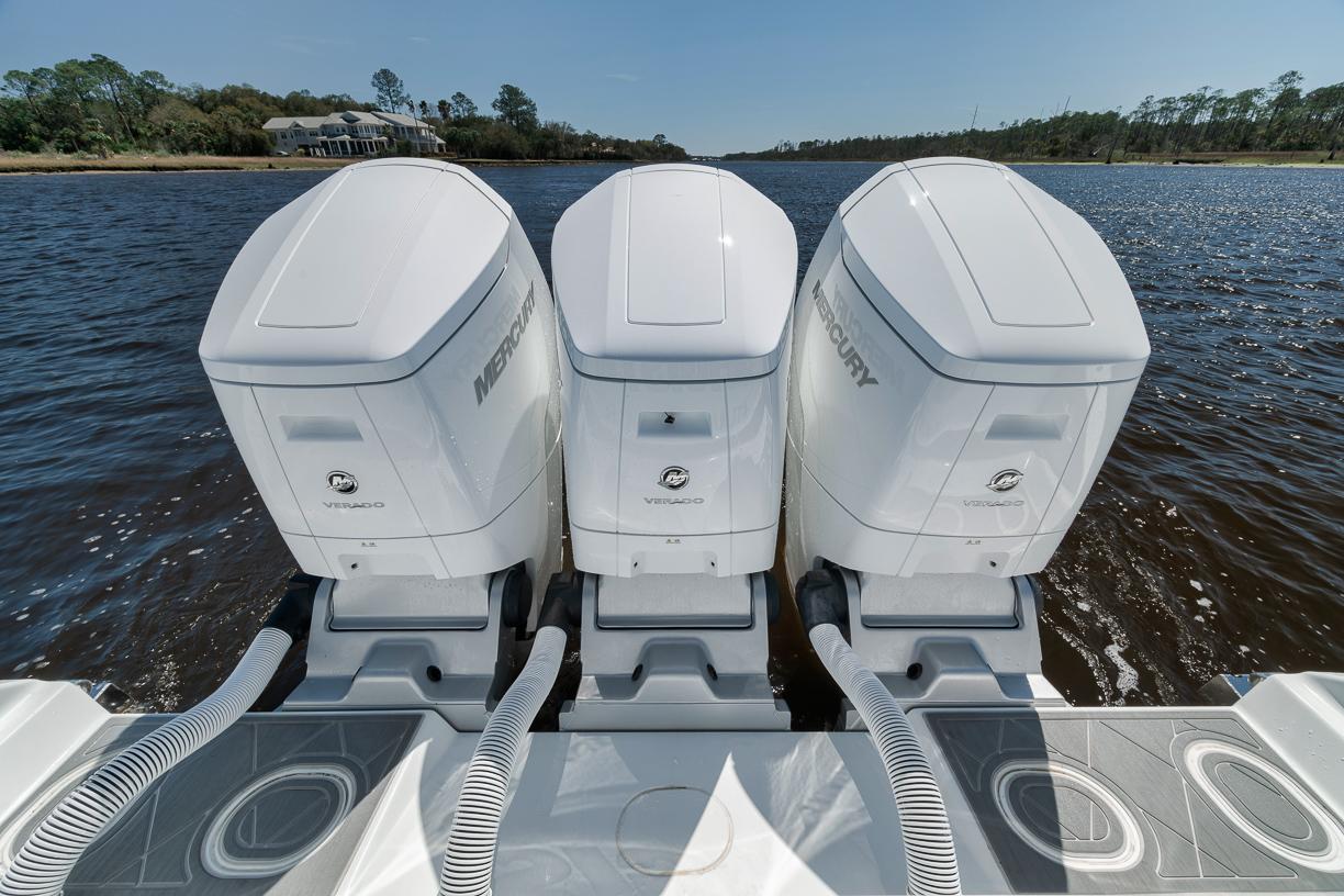 2024-yellowfin-42-offshore--power-9712319-20250311193528803-1_XLARGE