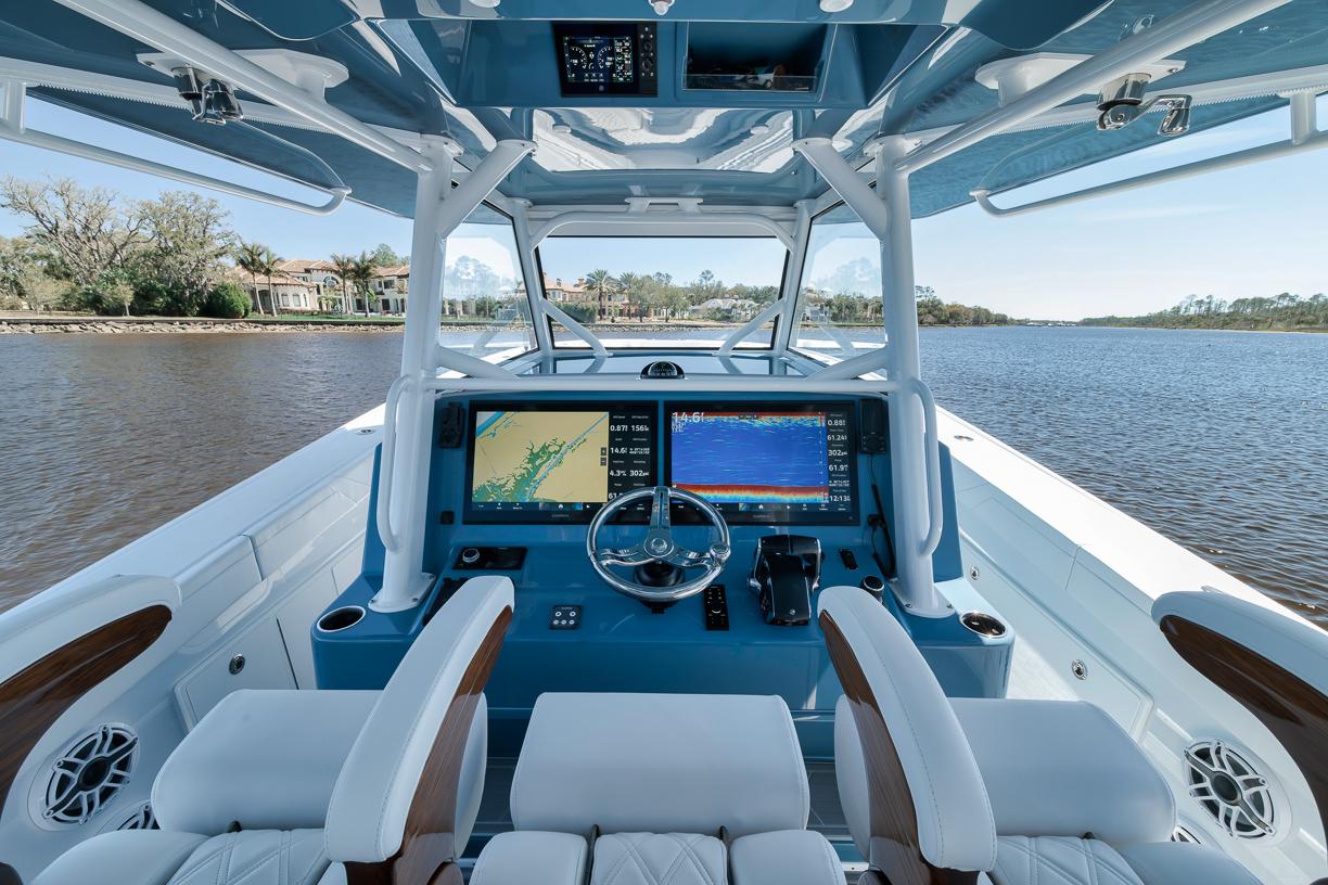 2024-yellowfin-42-offshore--power-9712319-20250311193542947-1_XLARGE