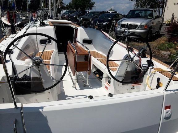 Large cockpit - sistership