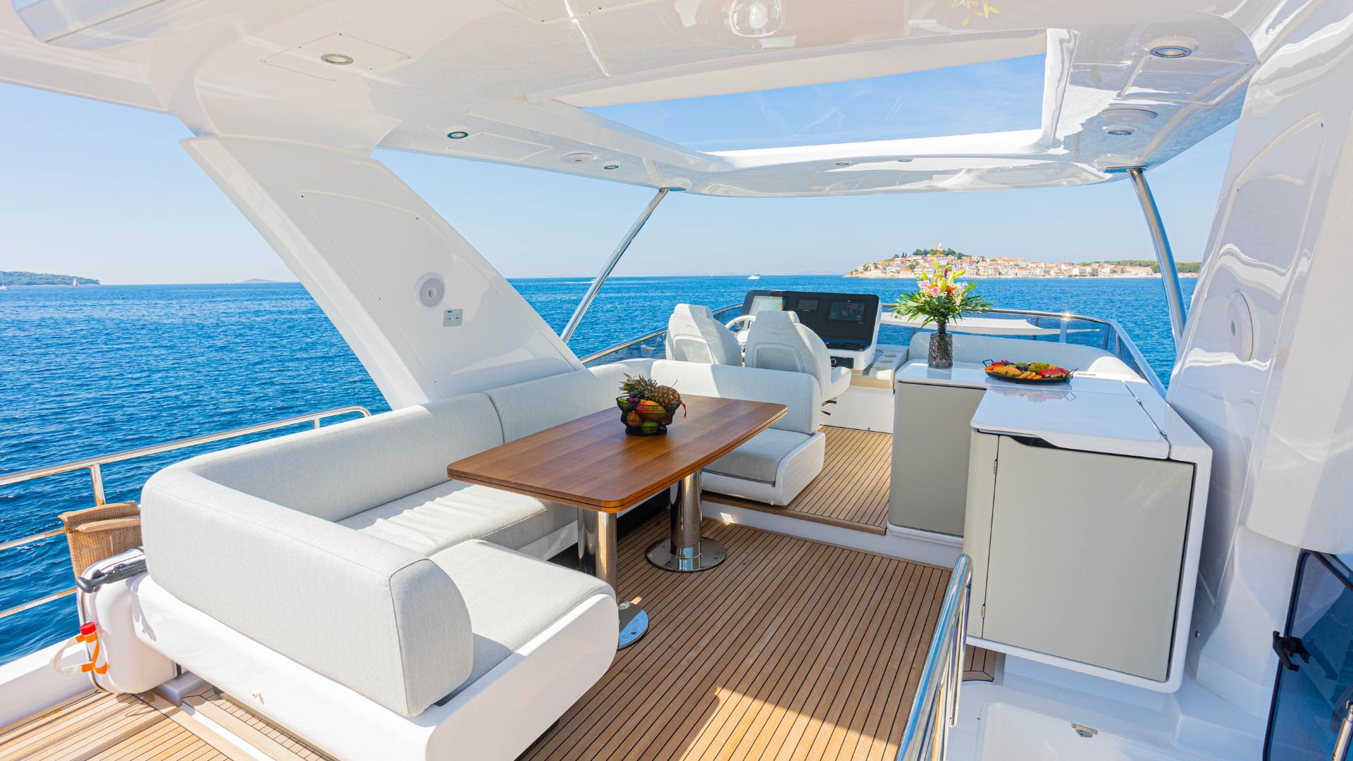 Yacht Photos Pics