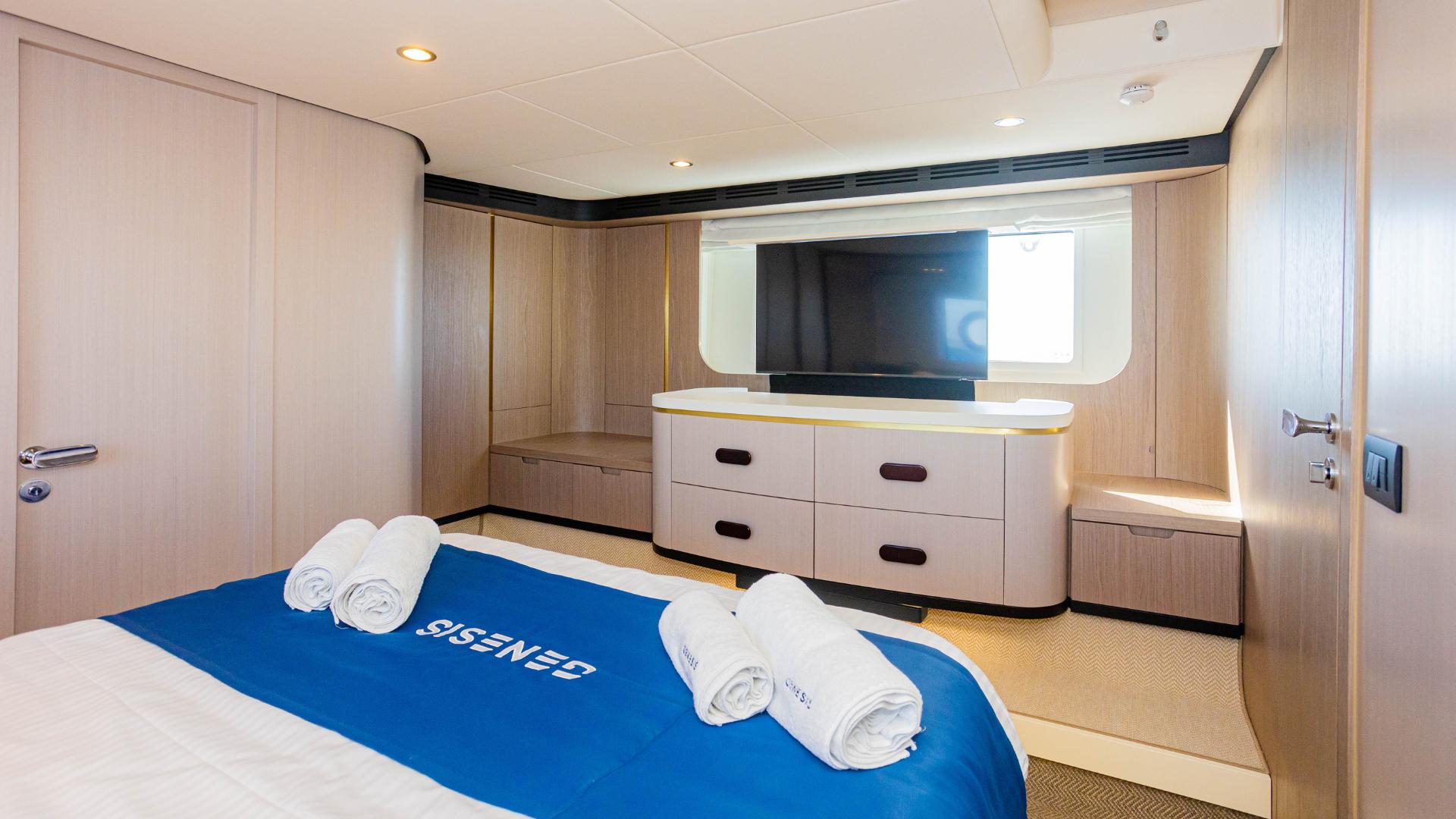 Yacht Photos Pics