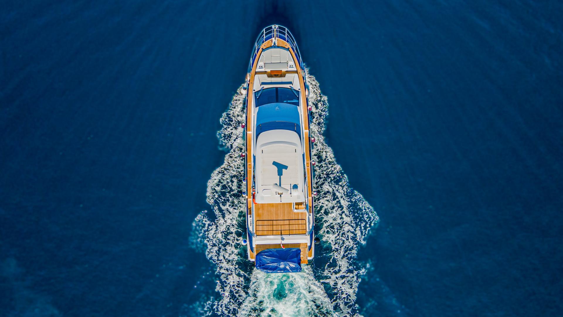 Yacht Photos Pics