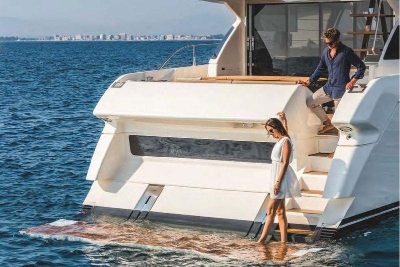 2017 Ferretti Yachts 550