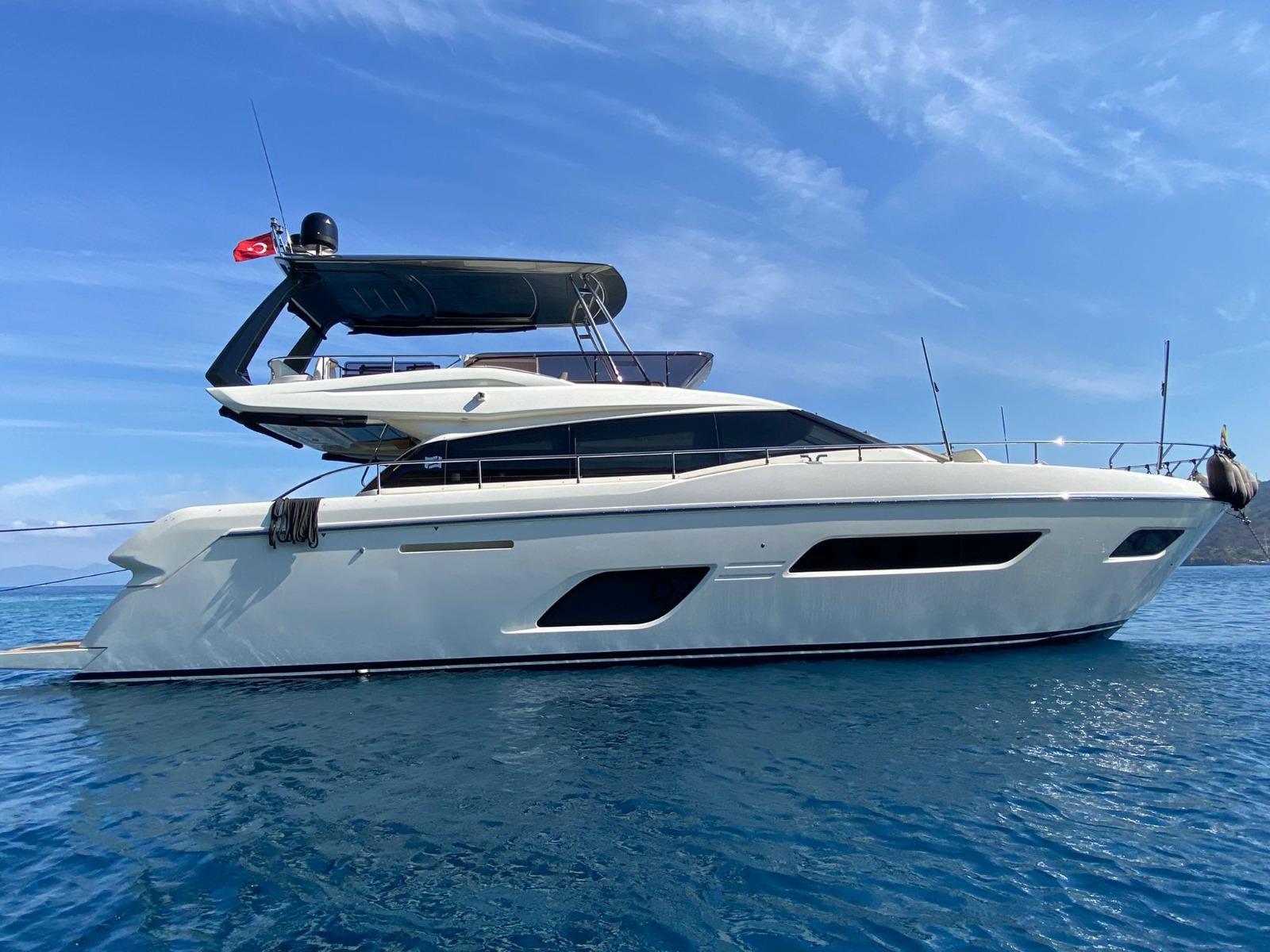 2017 Ferretti Yachts 550