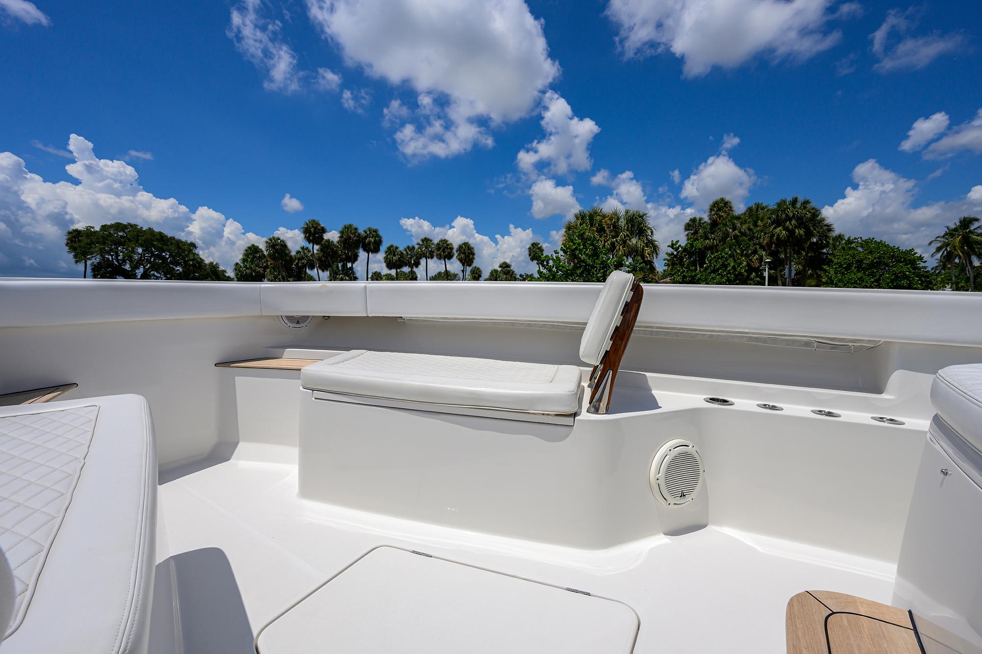 43 Jupiter 2019 Yacht Photos Pics Jupiter 43 No Name - Forward Seating