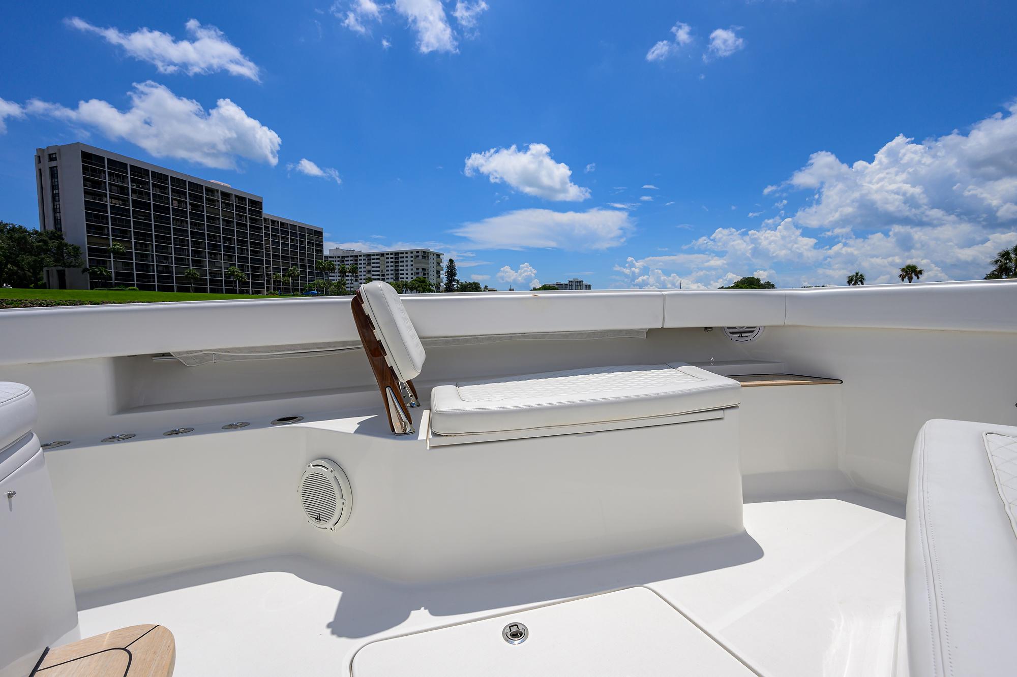 43 Jupiter 2019 Yacht Photos Pics Jupiter 43 No Name - Forward Seating