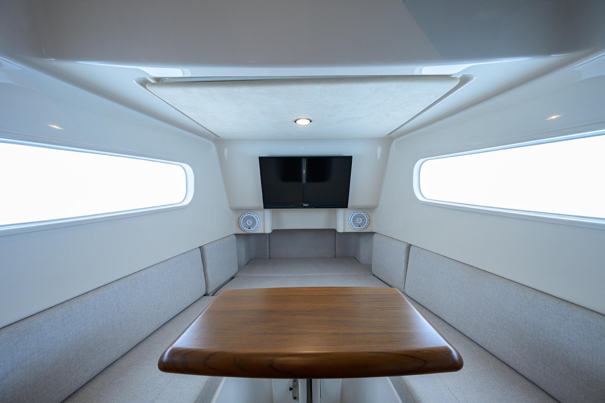 Jupiter 43 No Name - Cabin, Port and Starboard Seating, TV, Table