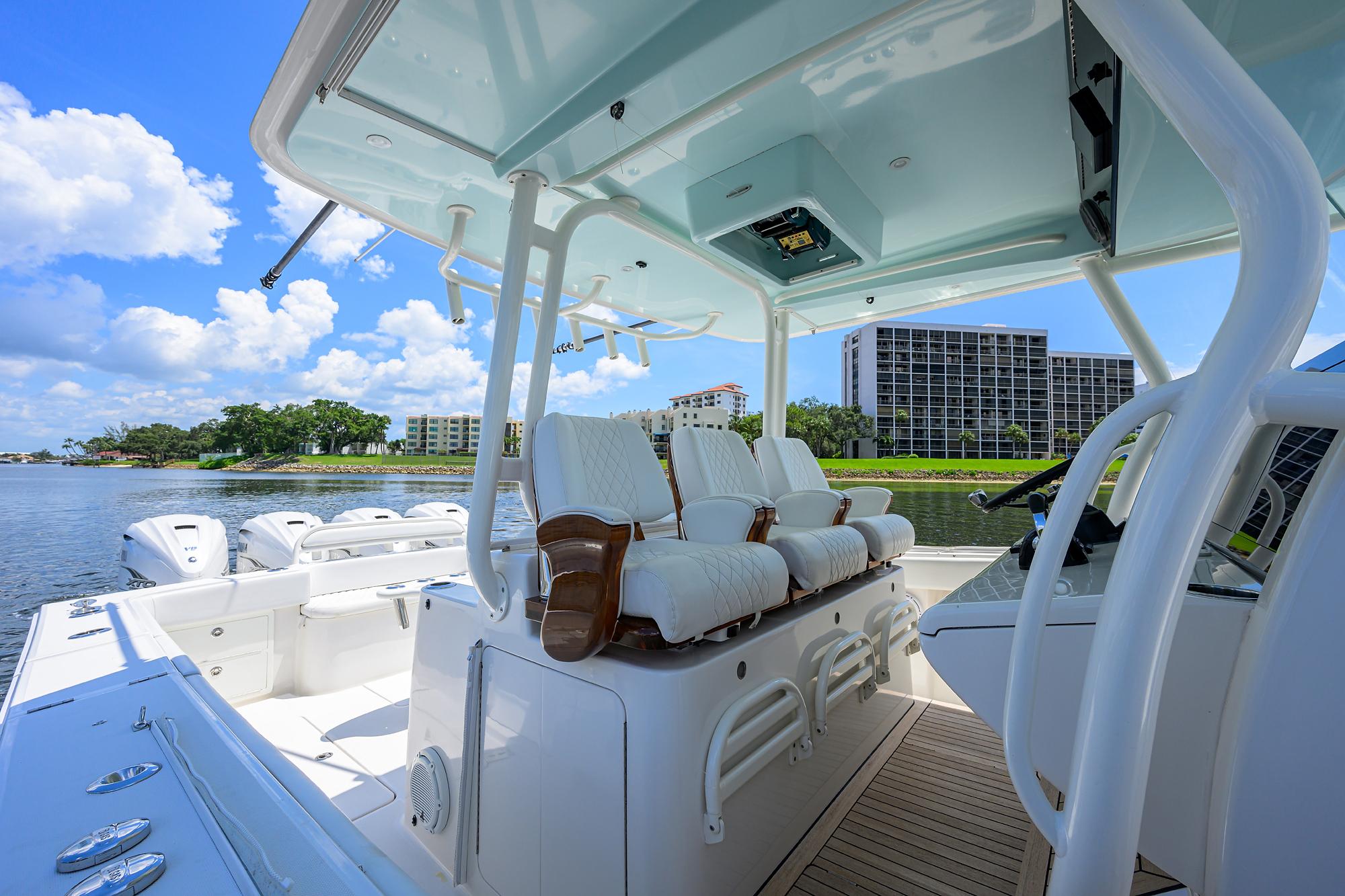 43 Jupiter 2019 Yacht Photos Pics Jupiter 43 No Name - Helm Seating