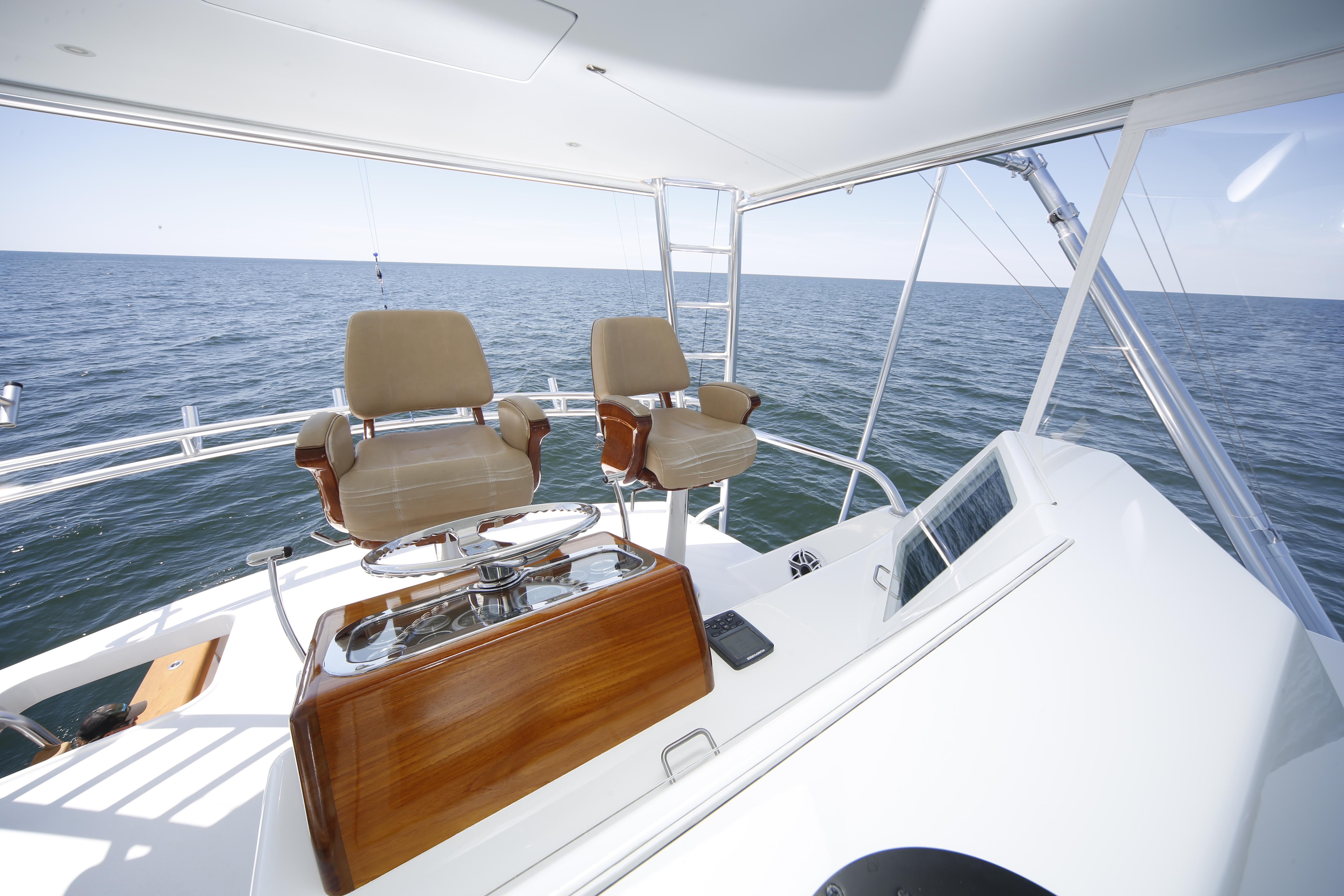 Jim Smith-65 Convertible 2000-PIER PRESSURE SC-US-Luxury yacht helm with dual seats, ocean view; Jim Smith 65 Convertible, 2000 model.-9833594 | Thumbnail
