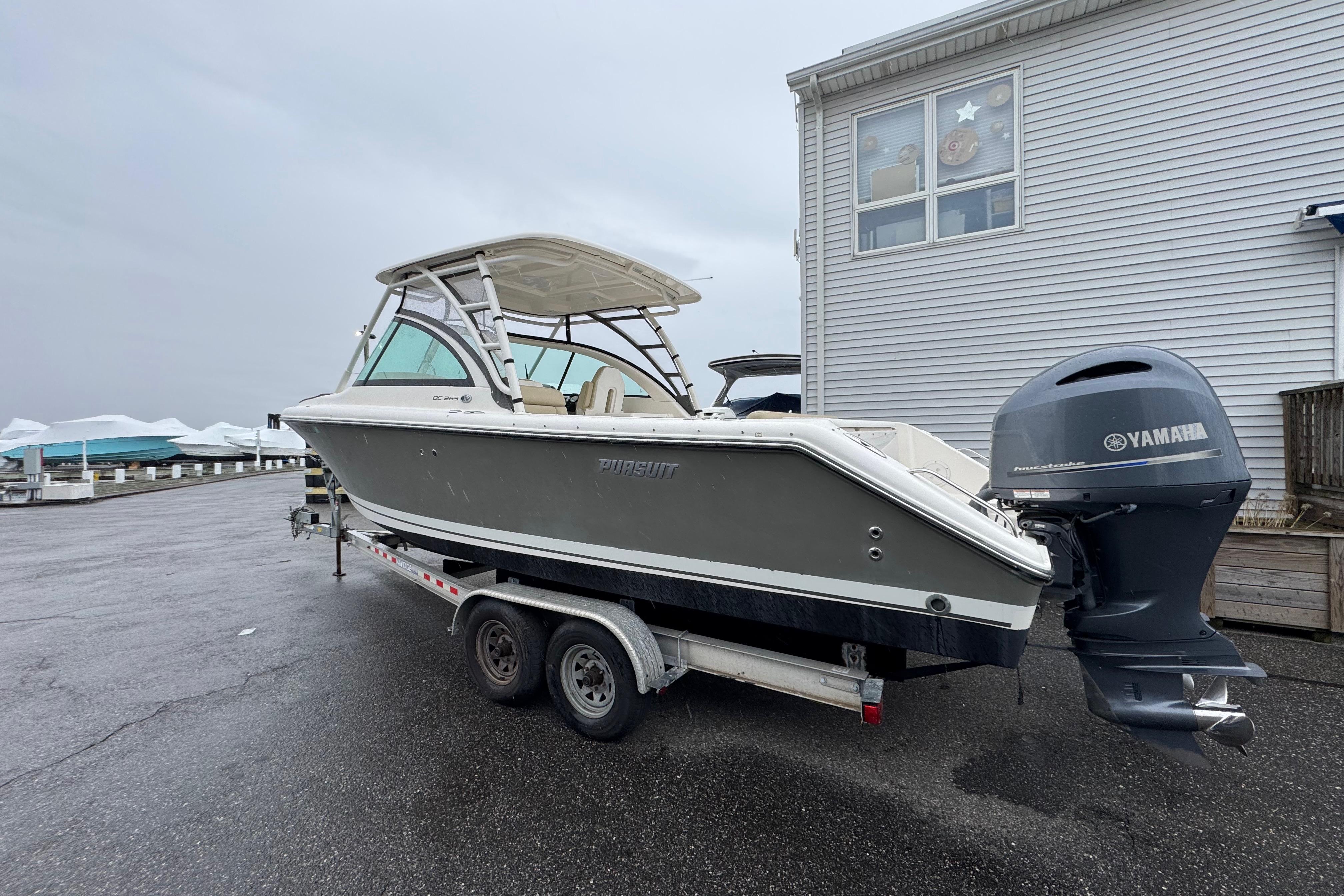 2016 Pursuit DC 265 Dual Console