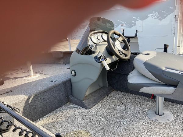 2014 Tracker Boats boat for sale, model of the boat is Super Guide 16SC & Image # 8 of 10