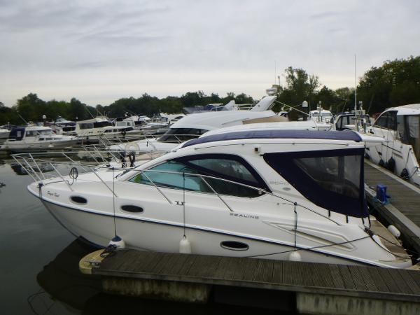 2008 Sealine SC29