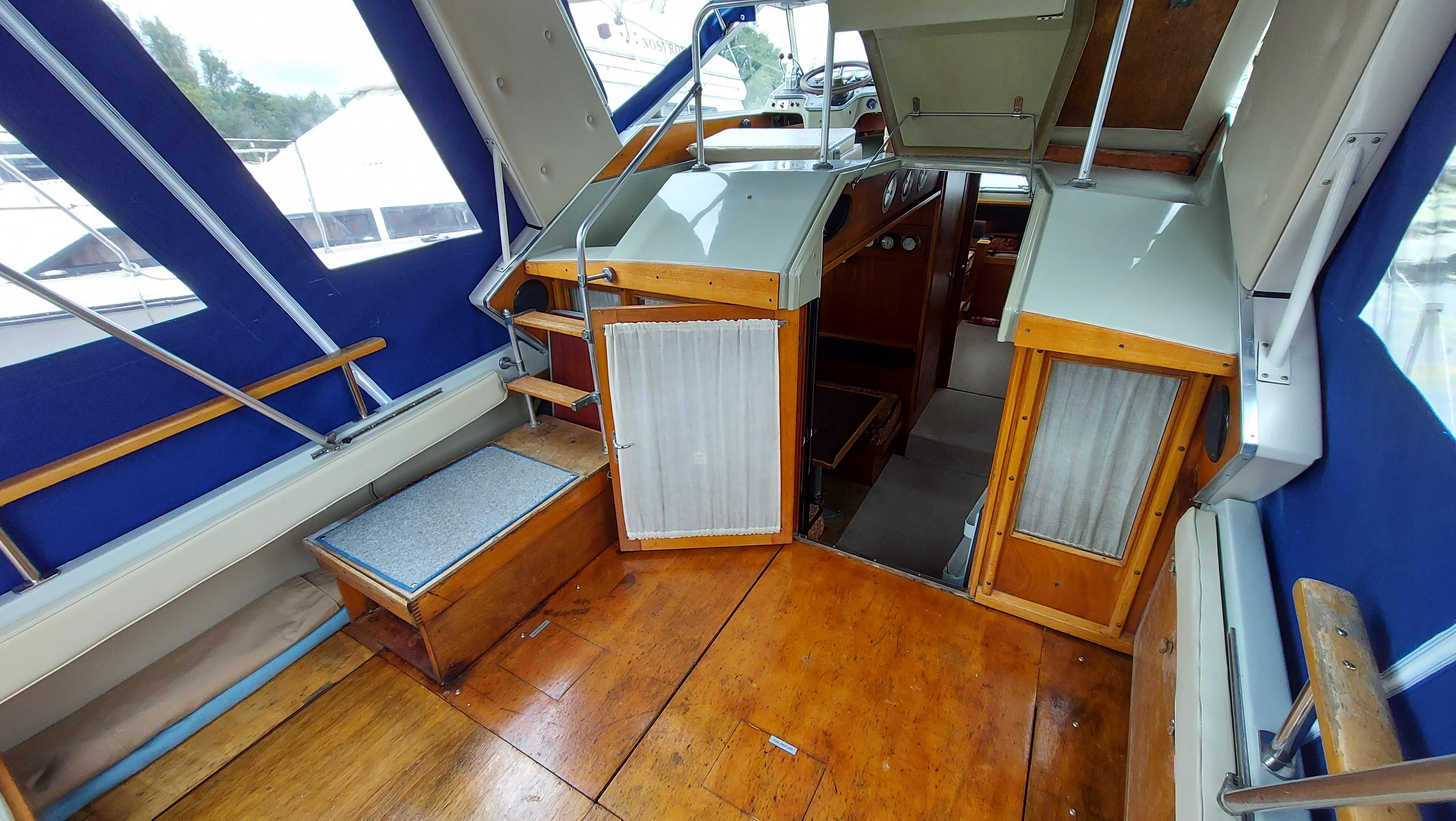 Coronet 32 Oceanfarer