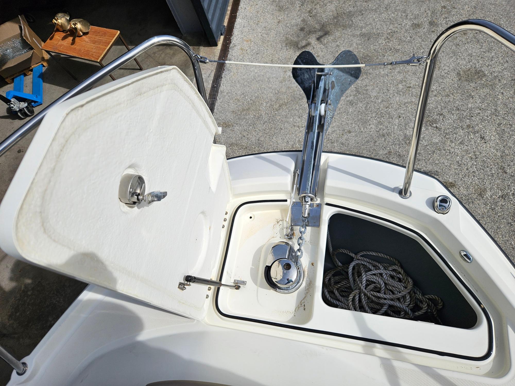 Quicksilver Activ 905 Weekend Outboard