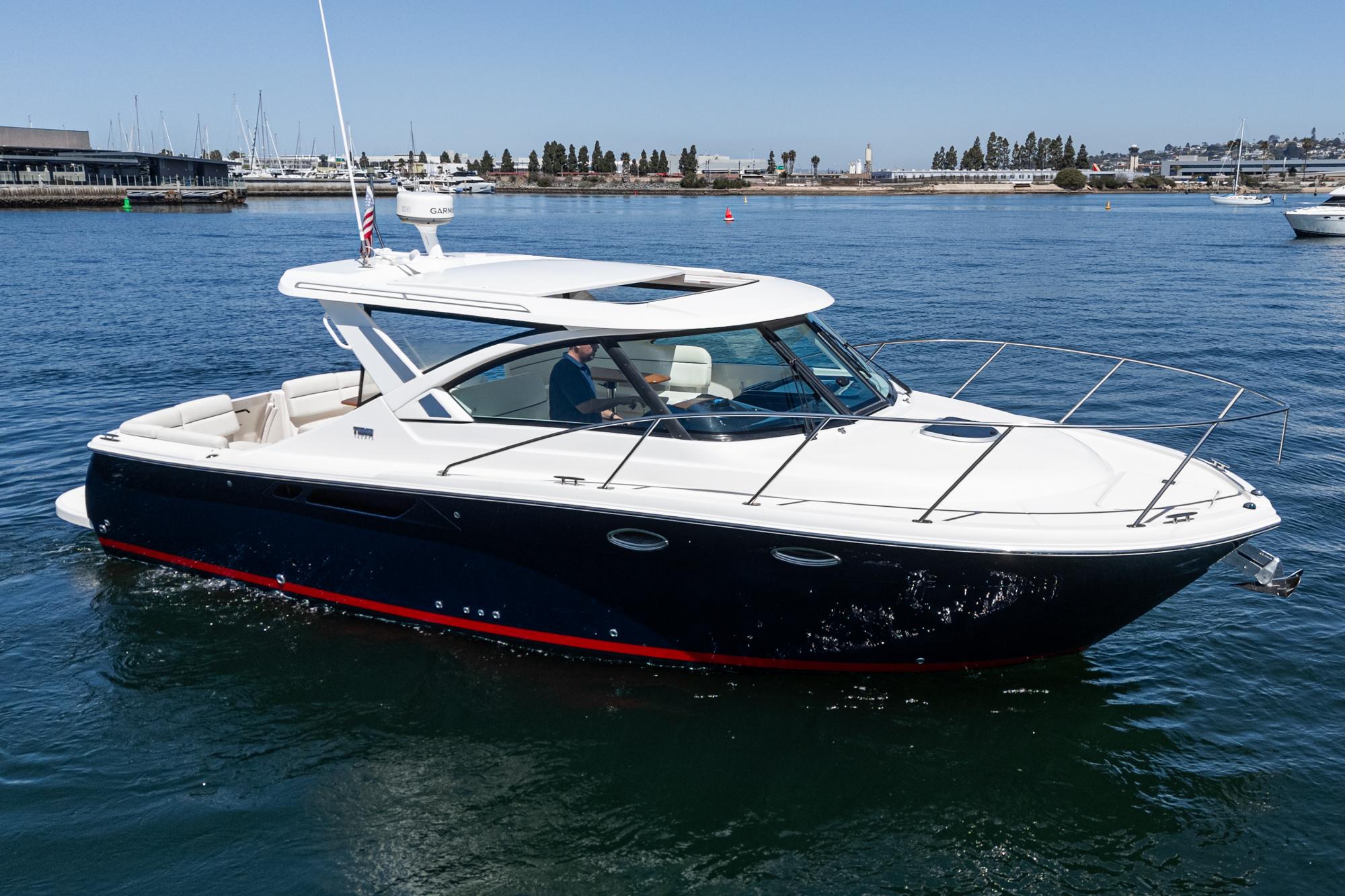 2018 Tiara Yachts 3100 Coronet #TBRM094F inventory image at Sun Country Marine Group, San Diego Harbor Island 2018 Tiara Yachts 3100 Coronet #TBRM094F inventory image at Sun Country Marine Group, San Diego Harbor Island
