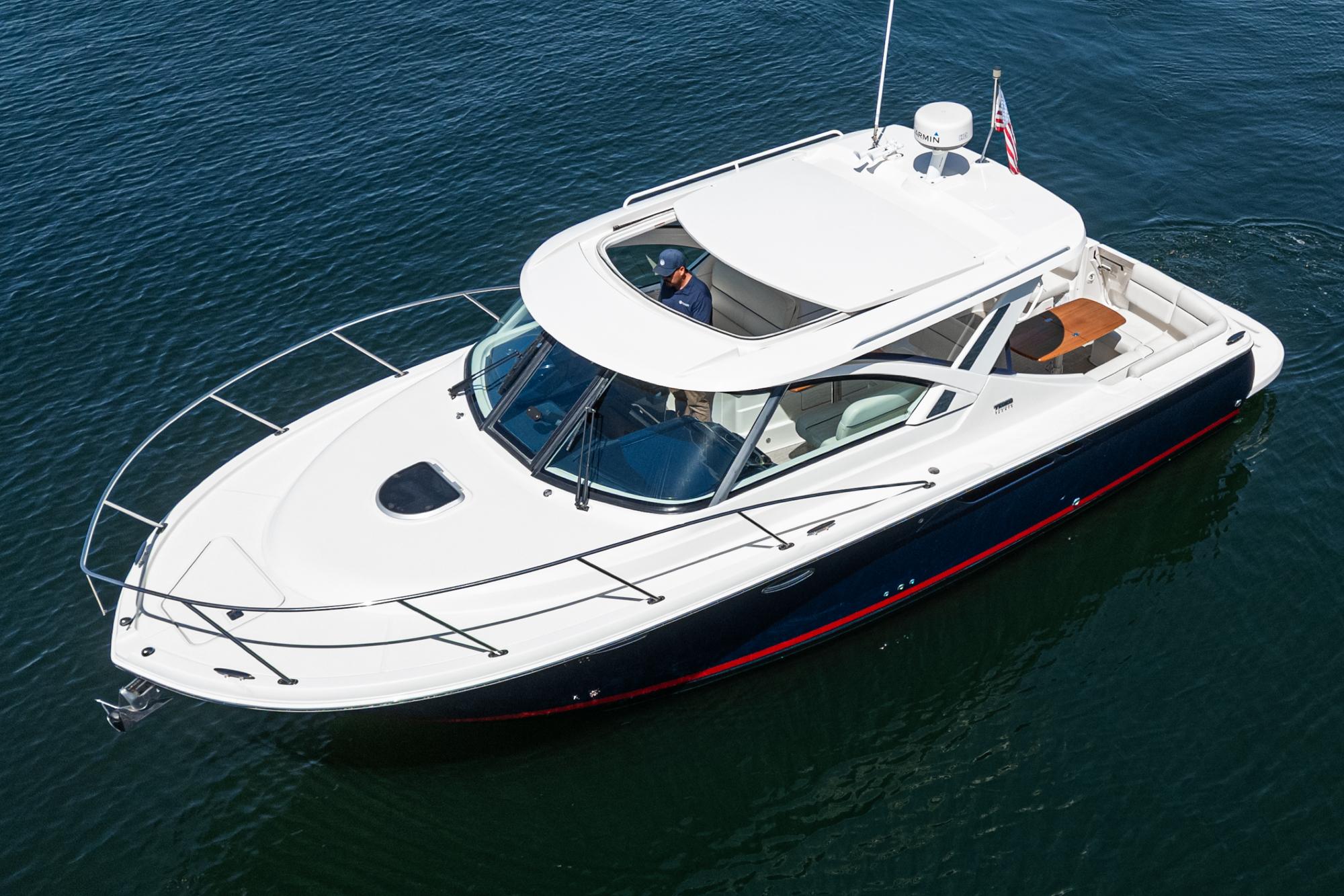 2018 Tiara Yachts 3100 Coronet #TBRM094F inventory image at Sun Country Marine Group, San Diego Harbor Island 2018 Tiara Yachts 3100 Coronet #TBRM094F inventory image at Sun Country Marine Group, San Diego Harbor Island
