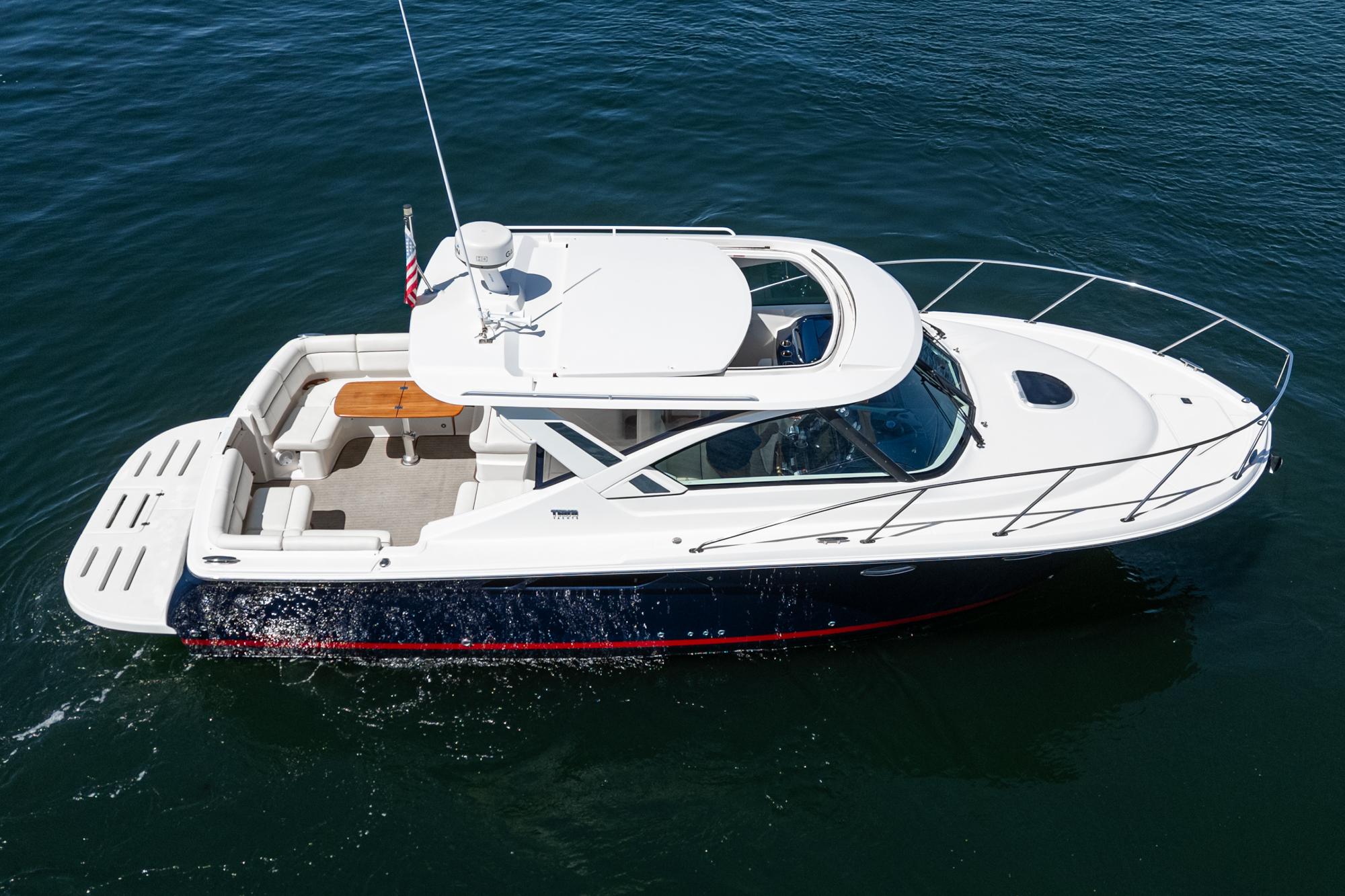 2018 Tiara Yachts 3100 Coronet #TBRM094F inventory image at Sun Country Marine Group, San Diego Harbor Island 2018 Tiara Yachts 3100 Coronet #TBRM094F inventory image at Sun Country Marine Group, San Diego Harbor Island