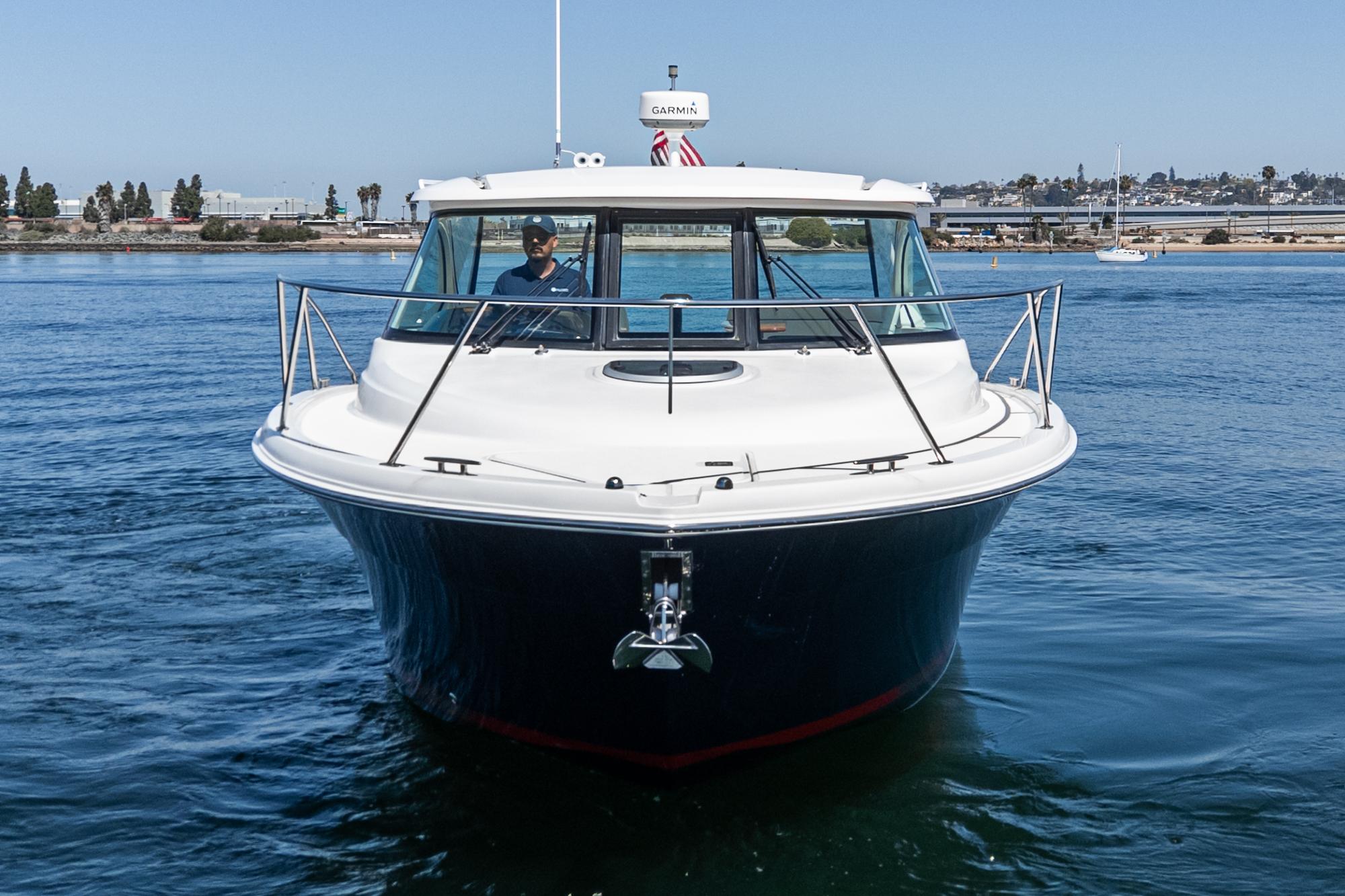 2018 Tiara Yachts 3100 Coronet #TBRM094F inventory image at Sun Country Marine Group, San Diego Harbor Island 2018 Tiara Yachts 3100 Coronet #TBRM094F inventory image at Sun Country Marine Group, San Diego Harbor Island
