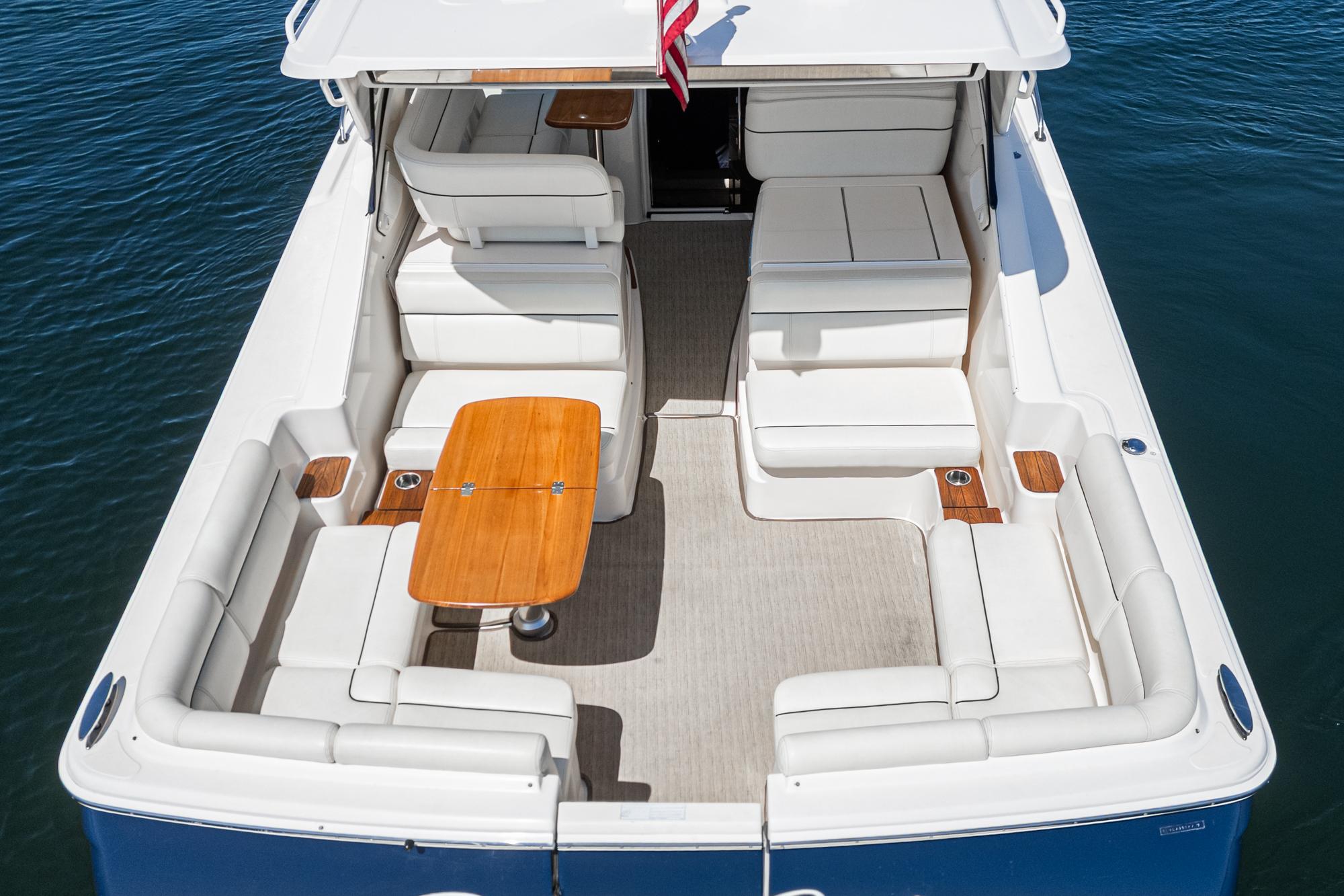 2018 Tiara Yachts 3100 Coronet #TBRM094F inventory image at Sun Country Marine Group, San Diego Harbor Island 2018 Tiara Yachts 3100 Coronet #TBRM094F inventory image at Sun Country Marine Group, San Diego Harbor Island