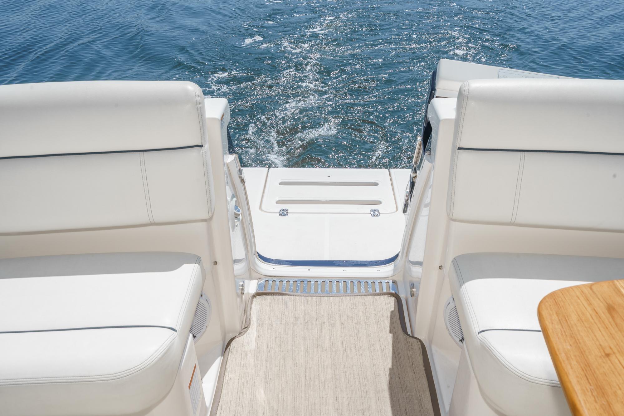 2018 Tiara Yachts 3100 Coronet #TBRM094F inventory image at Sun Country Marine Group, San Diego Harbor Island 2018 Tiara Yachts 3100 Coronet #TBRM094F inventory image at Sun Country Marine Group, San Diego Harbor Island