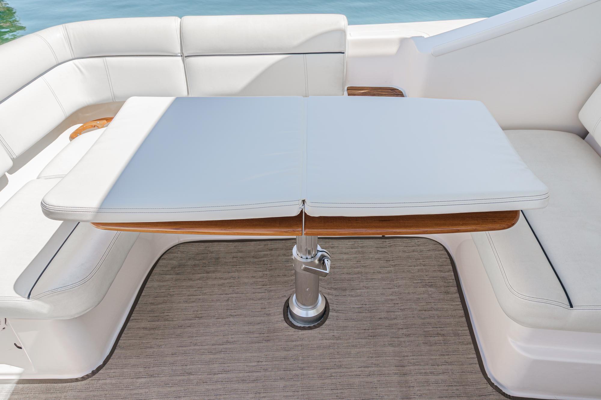 2018 Tiara Yachts 3100 Coronet #TBRM094F inventory image at Sun Country Marine Group, San Diego Harbor Island 2018 Tiara Yachts 3100 Coronet #TBRM094F inventory image at Sun Country Marine Group, San Diego Harbor Island