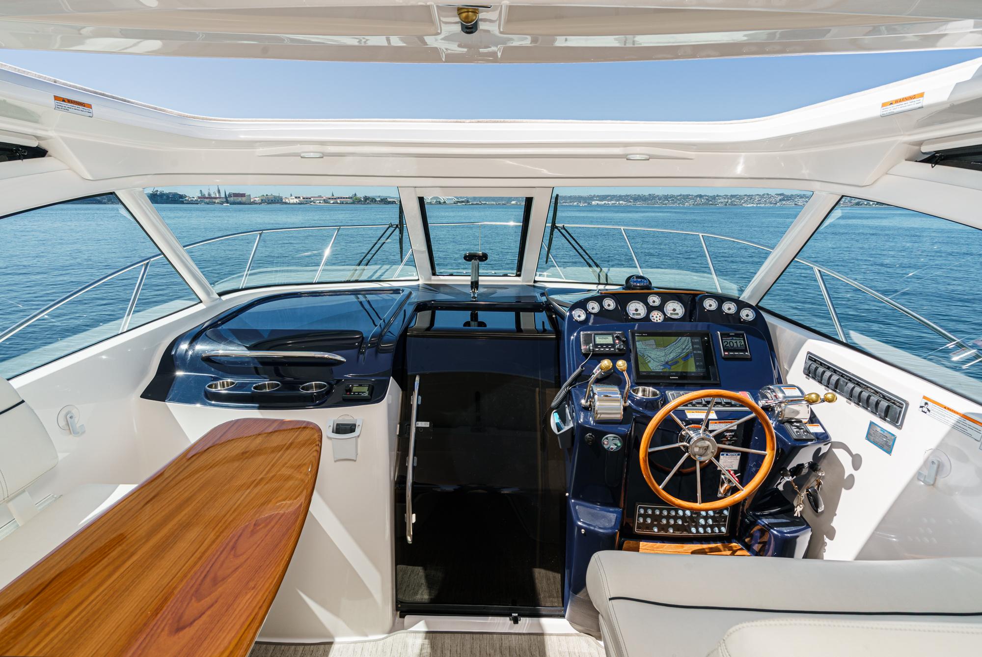2018 Tiara Yachts 3100 Coronet #TBRM094F inventory image at Sun Country Marine Group, San Diego Harbor Island 2018 Tiara Yachts 3100 Coronet #TBRM094F inventory image at Sun Country Marine Group, San Diego Harbor Island