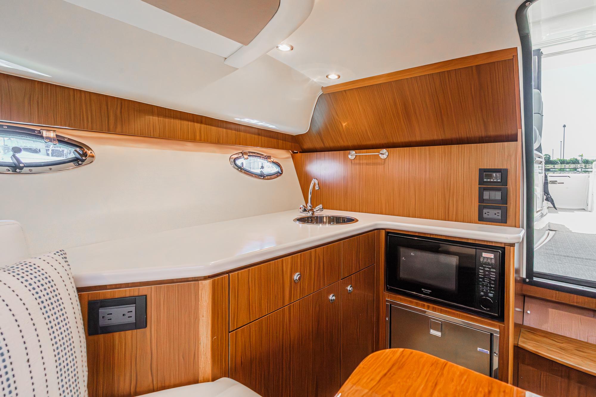 2018 Tiara Yachts 3100 Coronet #TBRM094F inventory image at Sun Country Marine Group, San Diego Harbor Island 2018 Tiara Yachts 3100 Coronet #TBRM094F inventory image at Sun Country Marine Group, San Diego Harbor Island