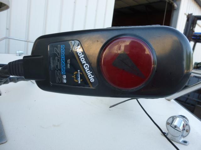 MotorGuide trolling motor on 2000 SeaArk Sunstar 21 boat, featuring Magnum 752 model.