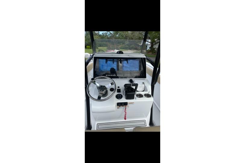 2017 Sportsman Open 252 Center Console-5