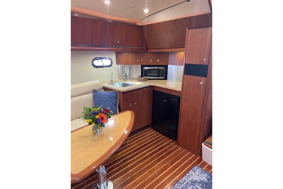 SC 10575 KM Knot 10 Yacht Sales SC 10575 KM Knot 10 Yacht Sales