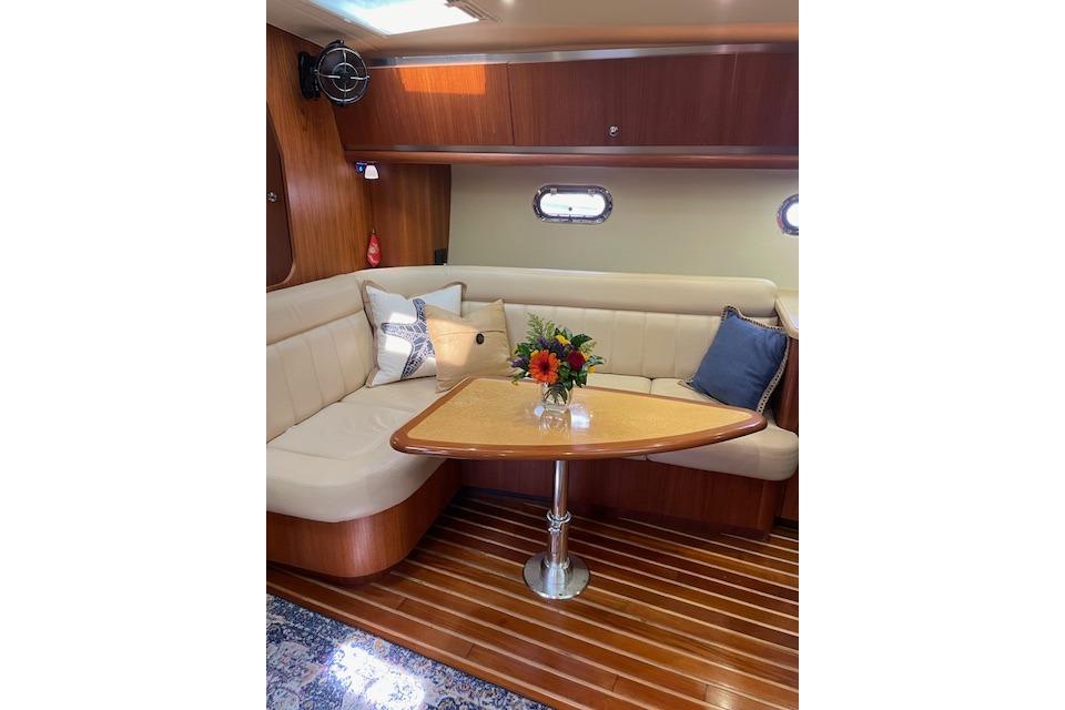 SC 10575 KM Knot 10 Yacht Sales SC 10575 KM Knot 10 Yacht Sales