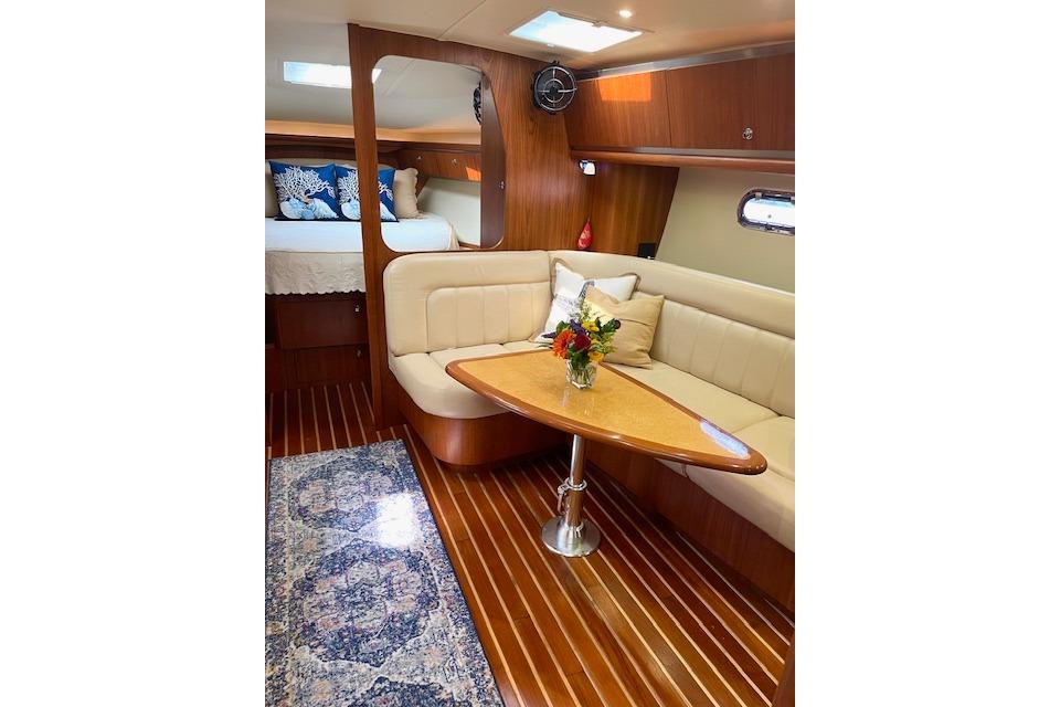 SC 10575 KM Knot 10 Yacht Sales SC 10575 KM Knot 10 Yacht Sales