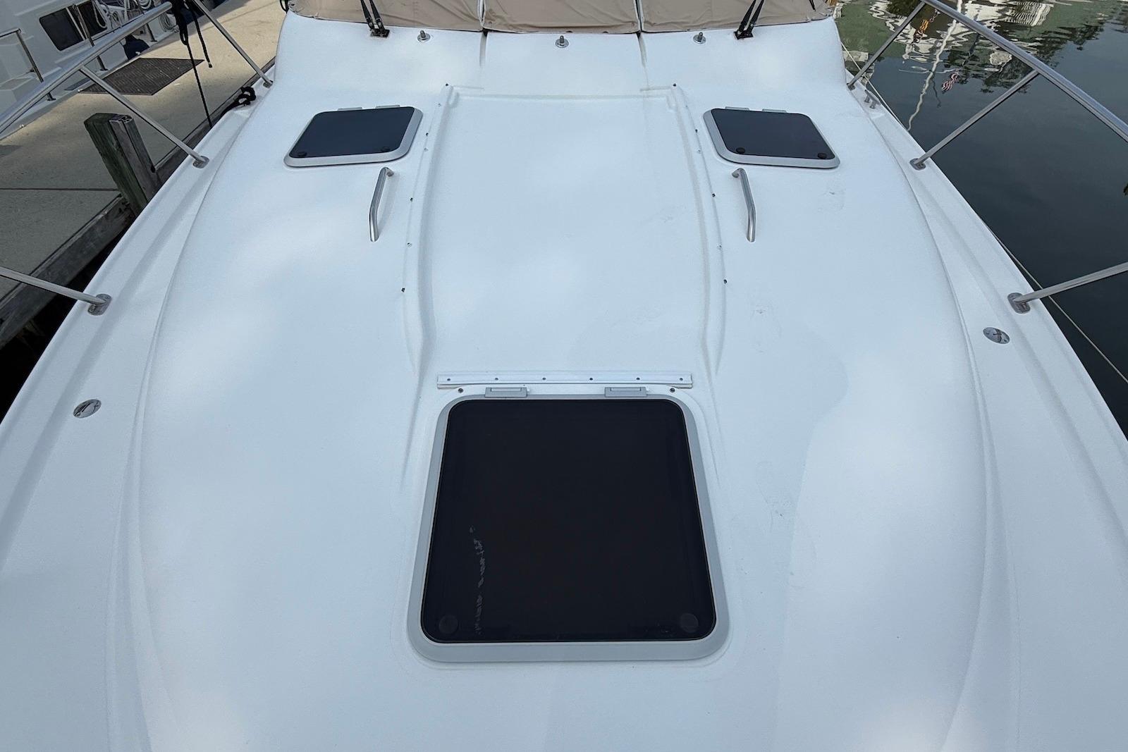 SC 10575 KM Knot 10 Yacht Sales SC 10575 KM Knot 10 Yacht Sales