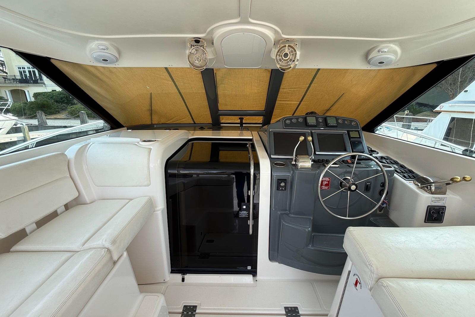 SC 10575 KM Knot 10 Yacht Sales SC 10575 KM Knot 10 Yacht Sales