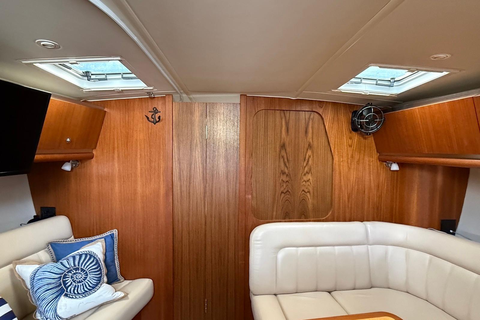 SC 10575 KM Knot 10 Yacht Sales SC 10575 KM Knot 10 Yacht Sales