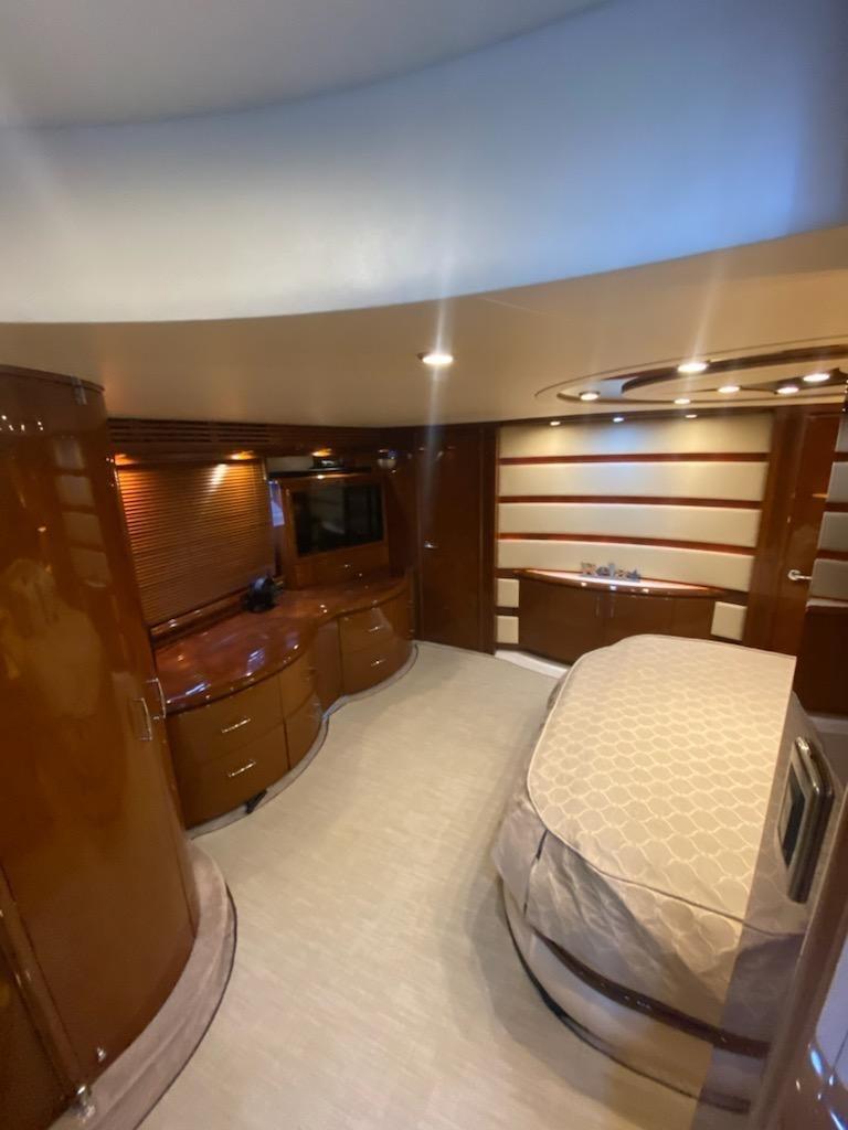 2007 Marquis 65 MY  Master Stateroom