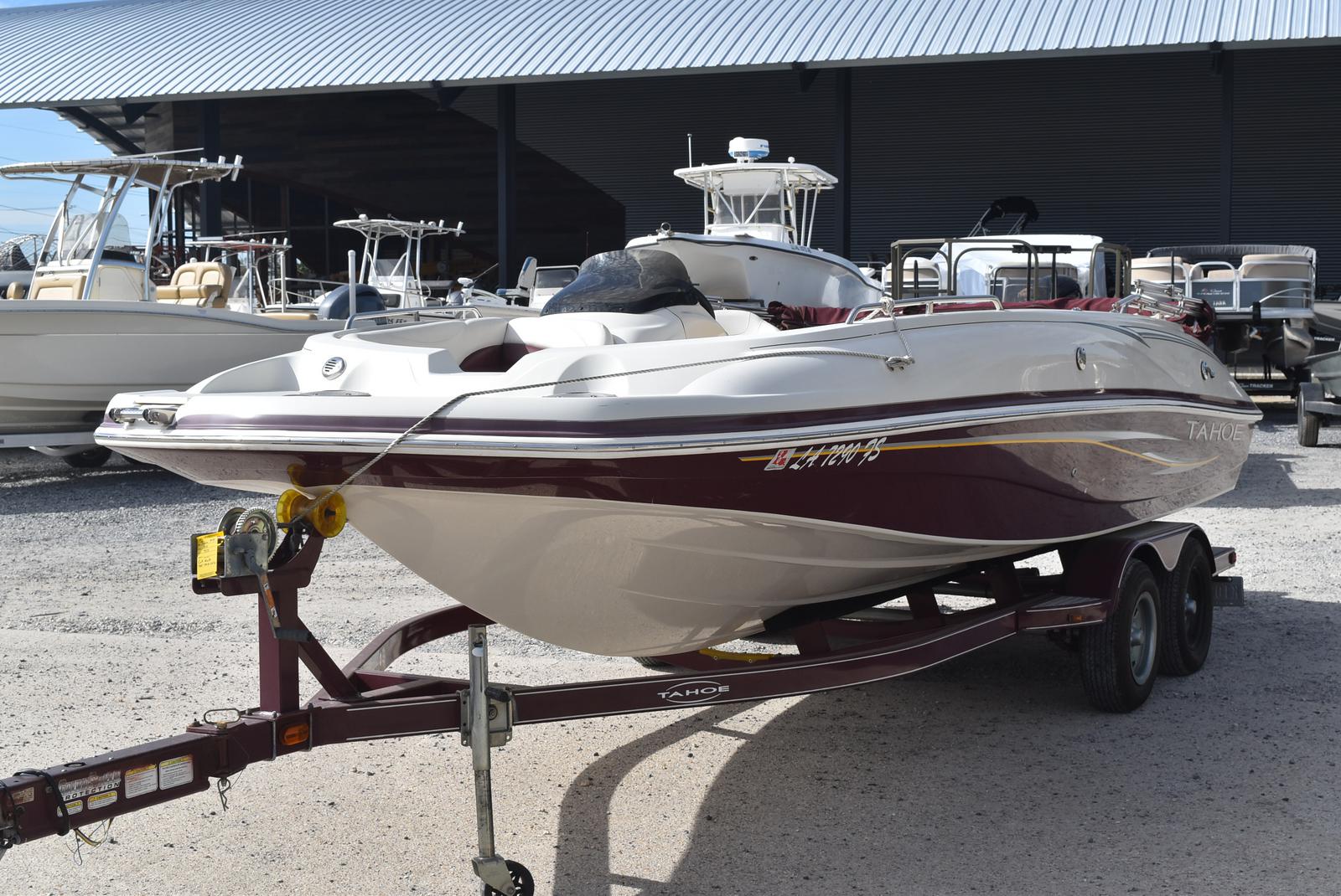 2008 Tahoe boat for sale, model of the boat is 215 & Image # 3 of 20