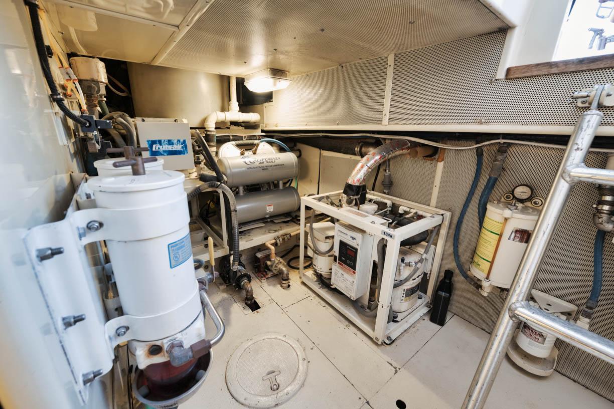 Hines-Farley 63 Loner-Engine Room