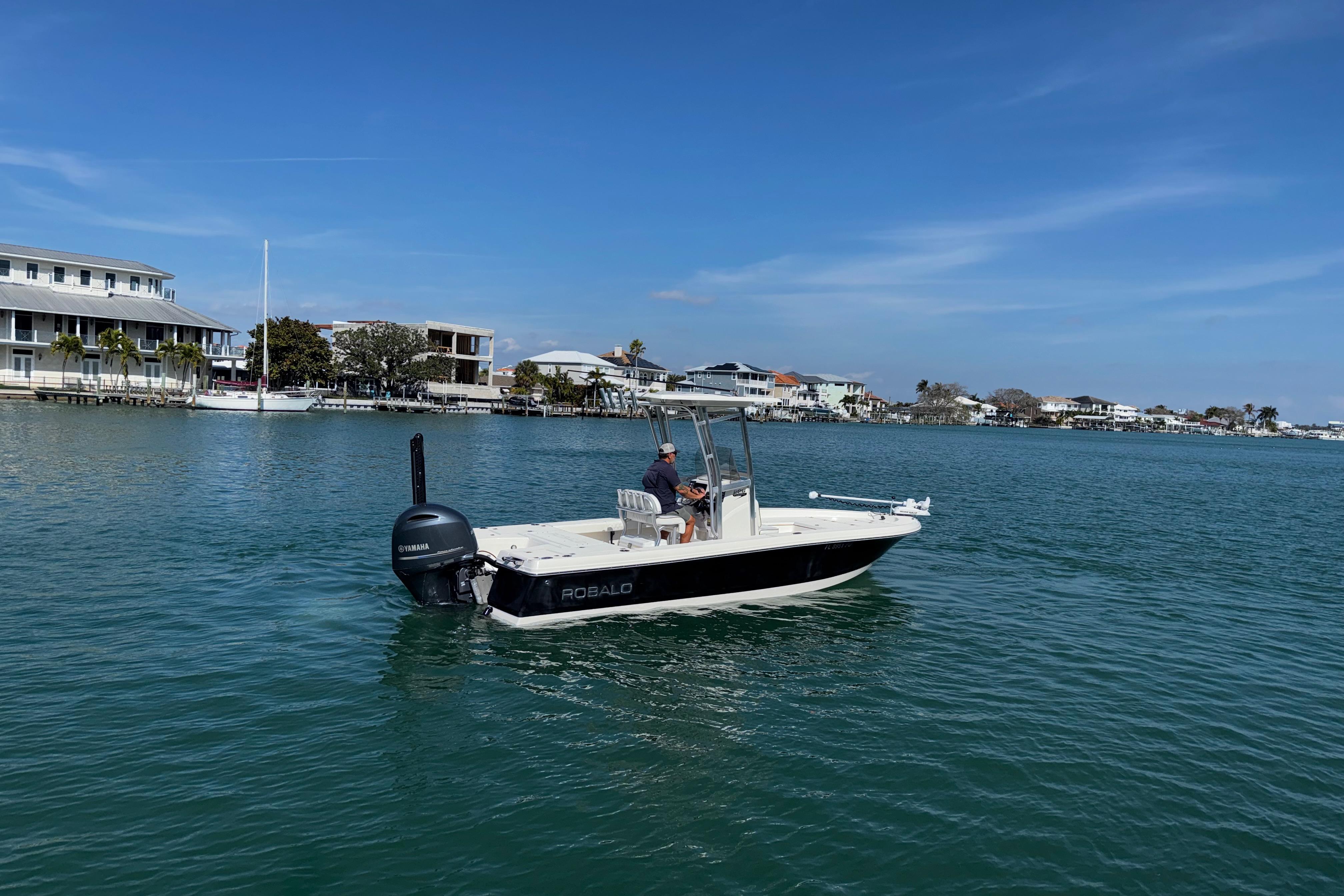 2015 Robalo 226 Cayman-7