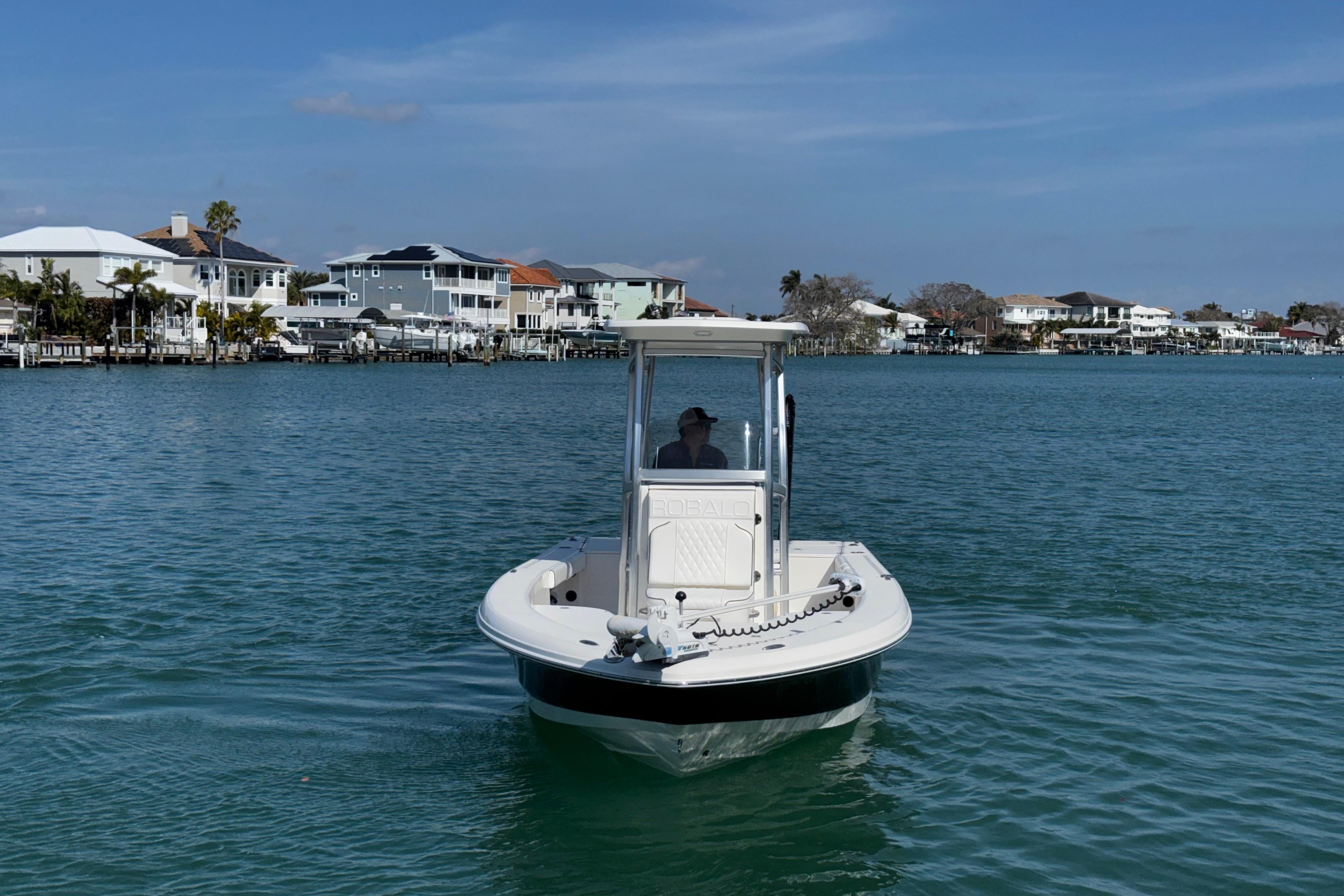 2015 Robalo 226 Cayman-17