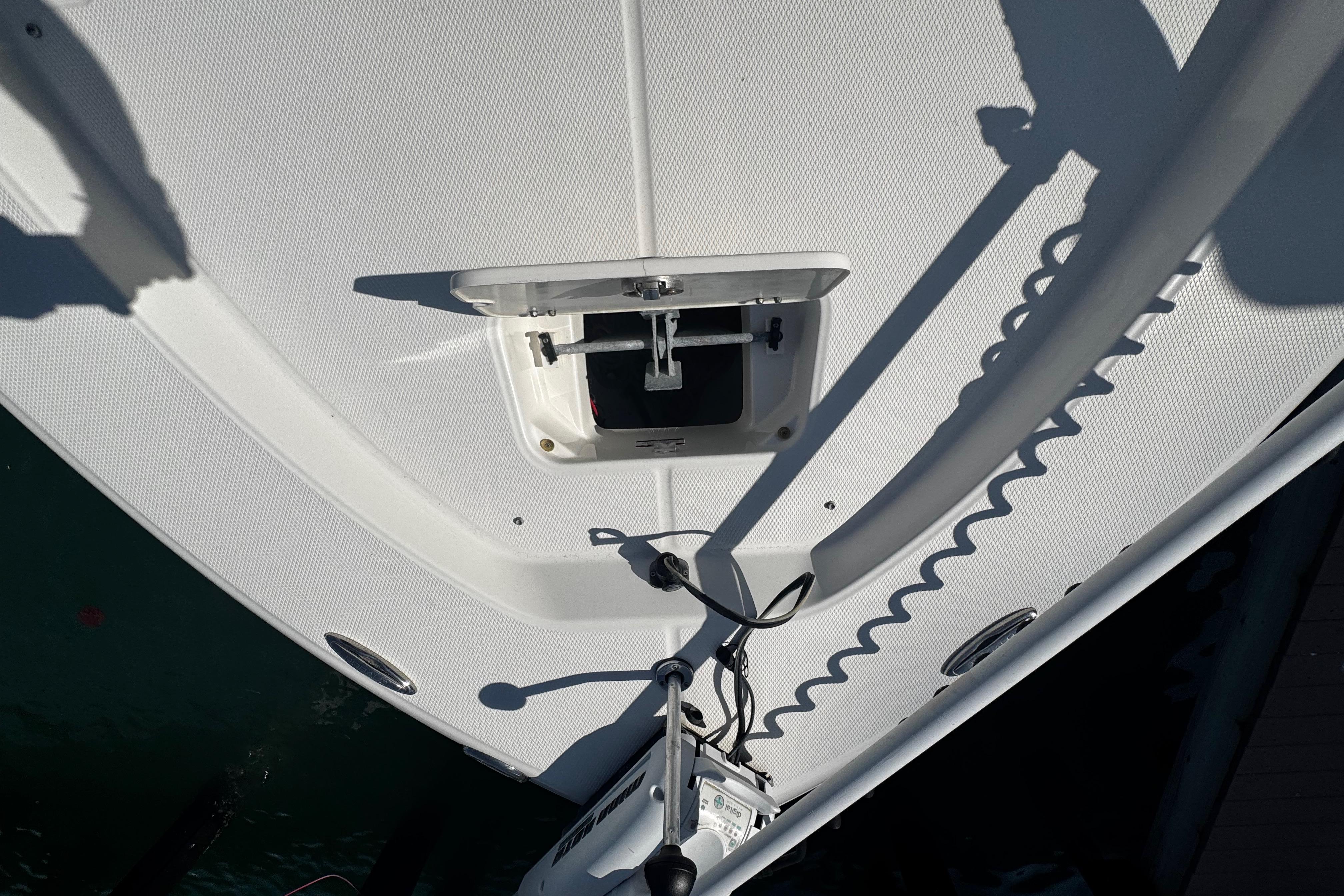 2015 Robalo 226 Cayman-41