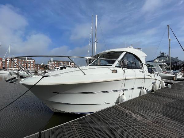 Beneteau_Antares_8