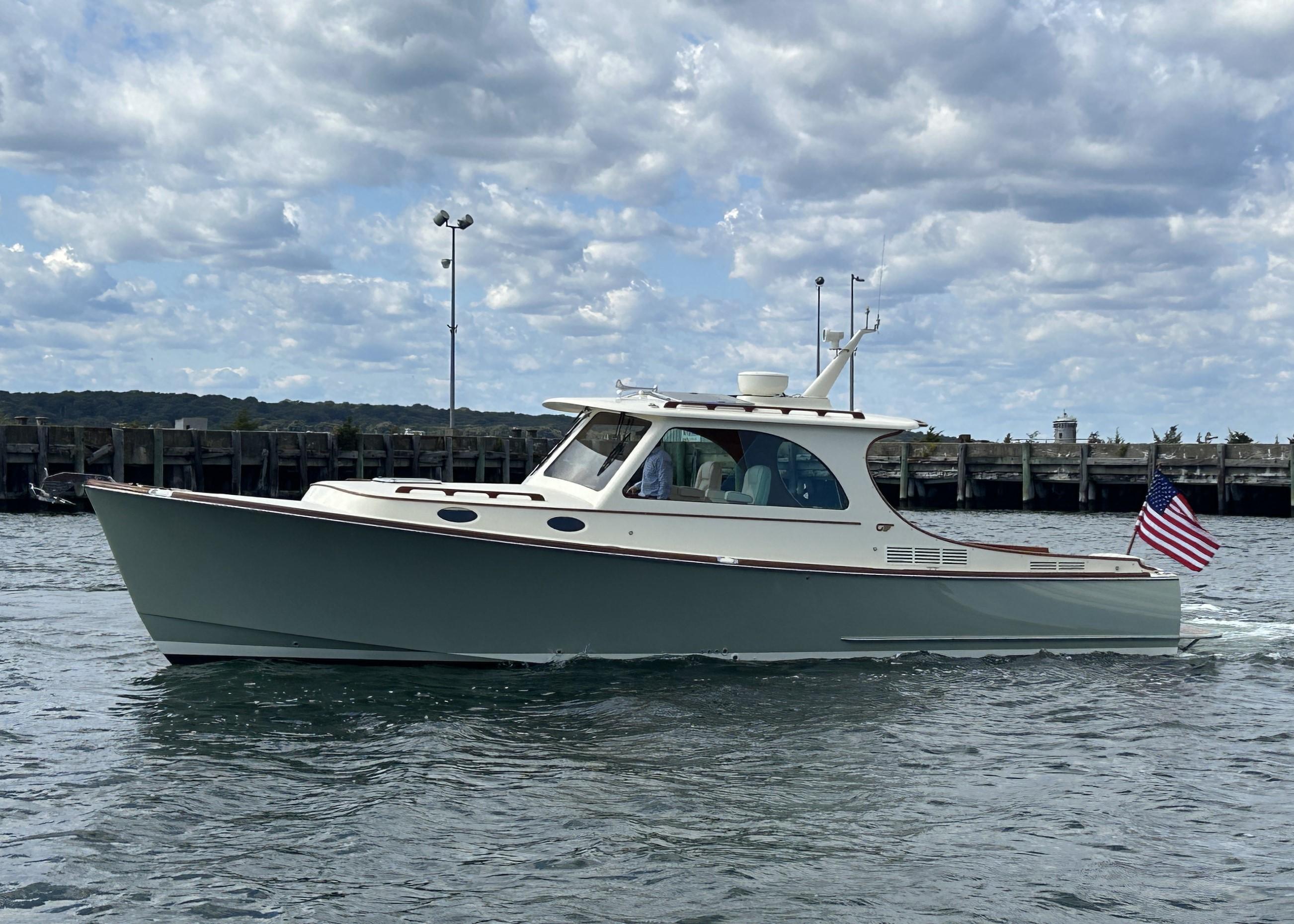 2016 Hinckley picnic boat 37 mkiii