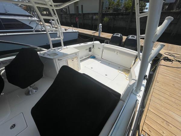 27' Boston Whaler, Listing Number 100916918, Image No. 11