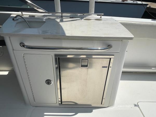 27' Boston Whaler, Listing Number 100916918, - Photo No. 13